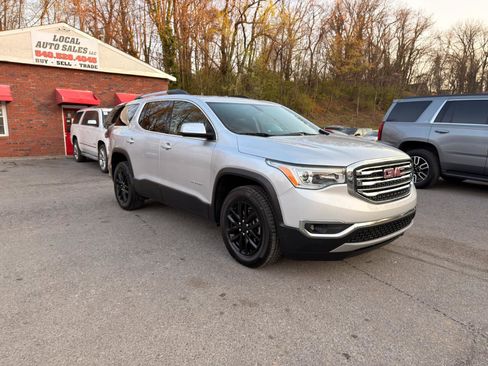 Used 2019 GMC Acadia SLT image 3