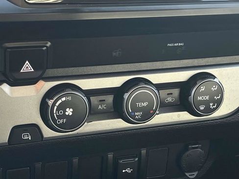 Used 2022 Toyota Tacoma SR w/ SR Convenience Package image 30