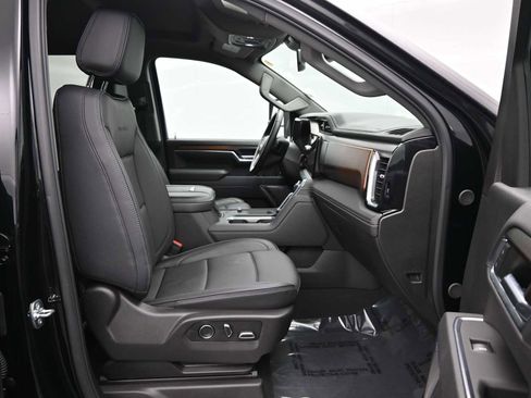 Used 2025 GMC Sierra 2500 Denali image 10