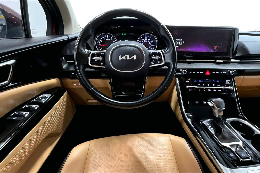 Used 2022 Kia Carnival EX FWD image 6