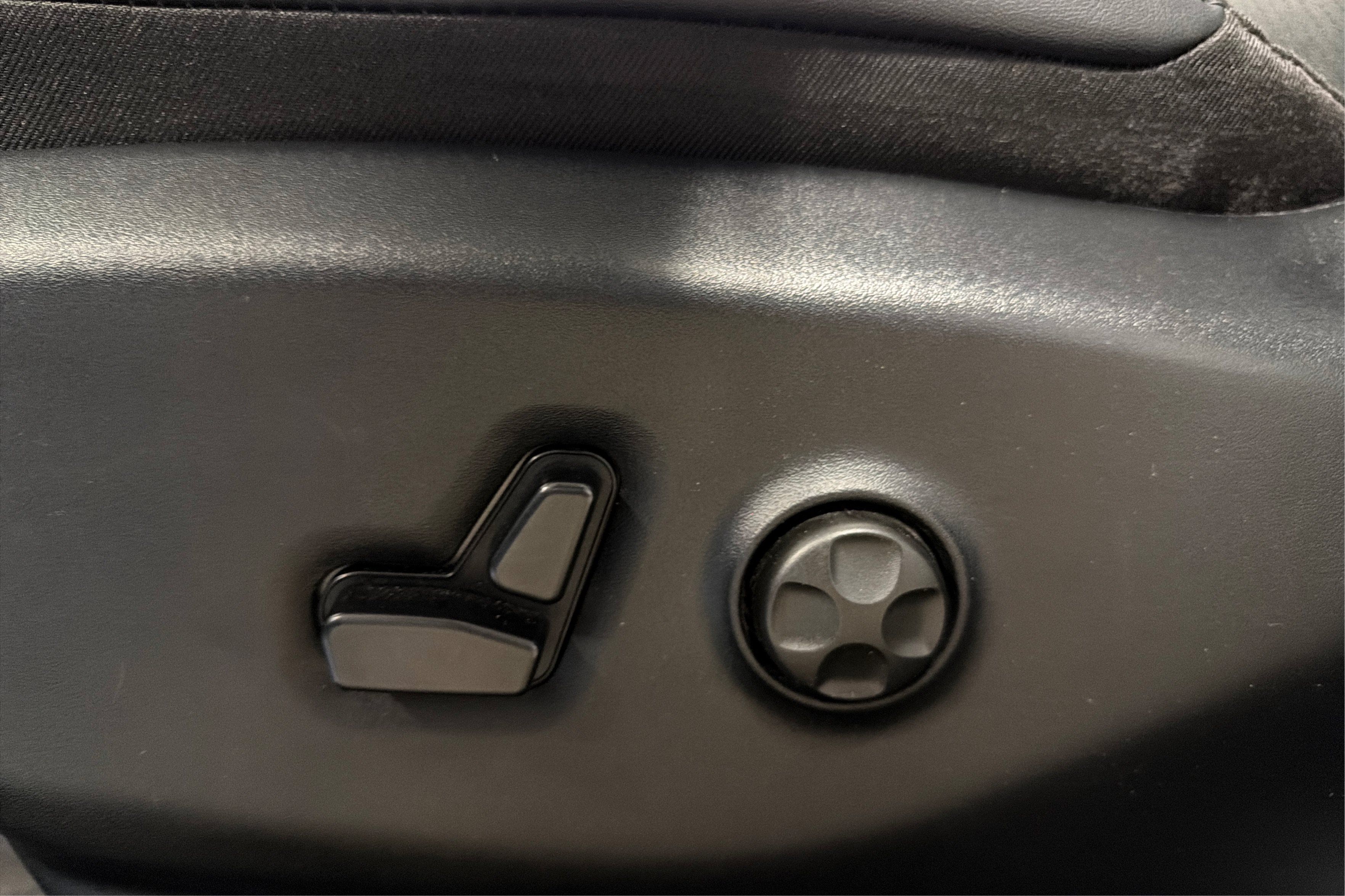 Used 2025 Chrysler Pacifica Select FWD image 20