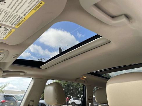Used 2015 Nissan Pathfinder Platinum FWD image 18