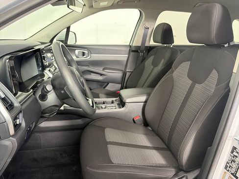 Used 2022 Kia Sorento LX AWD/4WD image 11