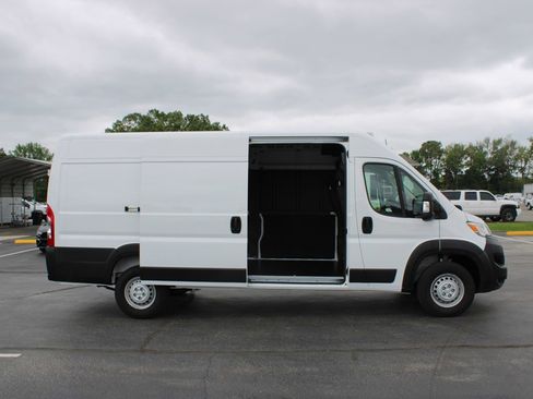 Used 2024 RAM ProMaster 3500 w/ Safety Group FWD image 7