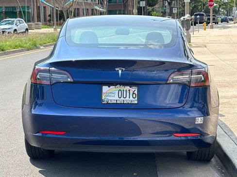 Used 2023 Tesla Model 3 Standard Range RWD image 5