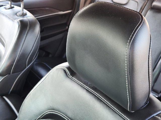 Used 2023 Jeep Grand Cherokee Limited RWD image 12