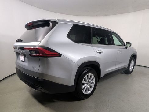 Used 2024 Toyota Grand Highlander XLE image 7