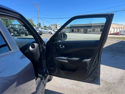 Used 2013 Nissan Juke SV image 21