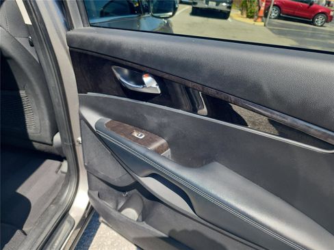 Used 2018 Kia Sorento FWD image 24