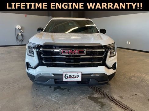 Used 2025 GMC Terrain Elevation image 3