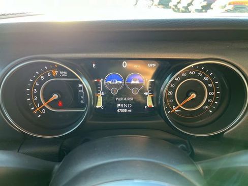 Used 2023 Jeep Gladiator Mojave w/ Cold Weather Group image 35