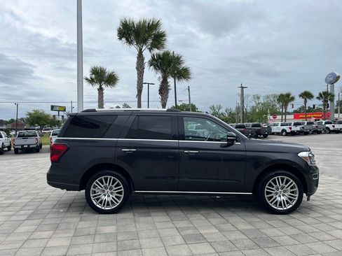 Used 2024 Ford Expedition Limited RWD image 7