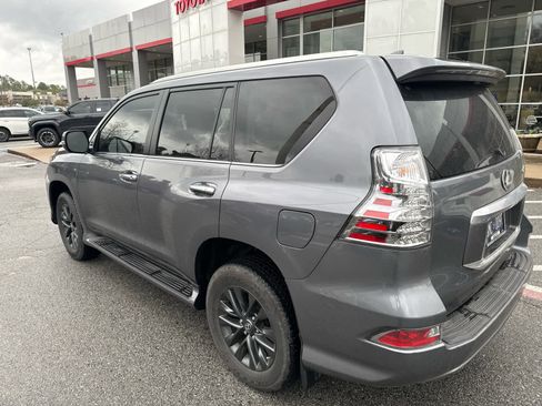 Used 2023 Lexus GX 460 Premium image 3