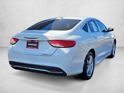 Used 2017 Chrysler 200 Limited Platinum image 5