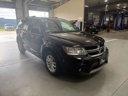 Used 2015 Dodge Journey SXT w/ Flexible Seating Group FWD image 4