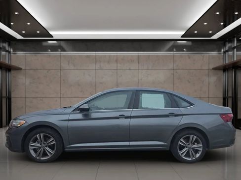 Used 2022 Volkswagen Jetta SE image 4