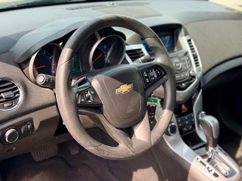 Used 2016 Chevrolet Cruze LT FWD image 6