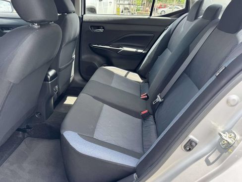Used 2025 Nissan Versa SV FWD image 17