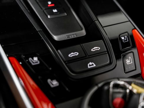 Used 2022 Porsche 911 Carrera image 18