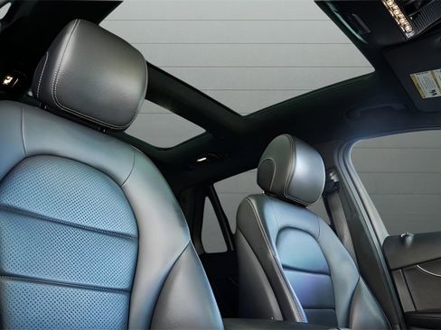 Used 2018 Mercedes-Benz GLC 300 4MATIC image 64