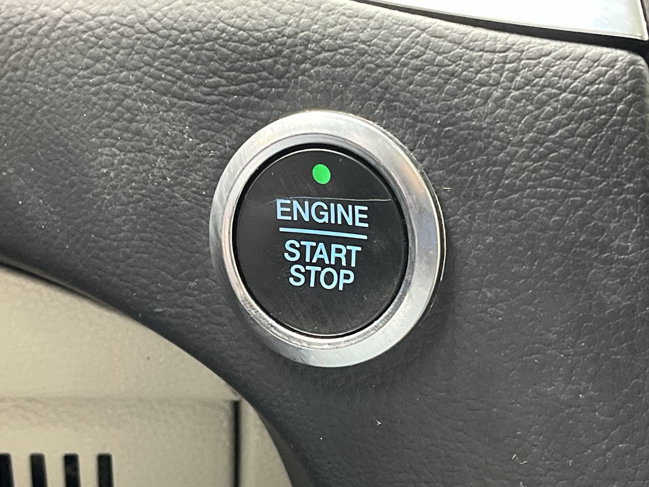 Used 2018 Ford Edge Titanium w/ Equipment Group 302A AWD/4WD image 22