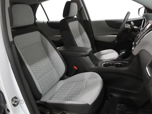 Certified 2022 Chevrolet Equinox LS image 16