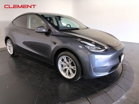 Used 2021 Tesla Model Y Long Range image 3