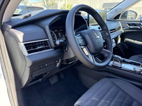 New 2026 Mitsubishi Outlander AWD image 24