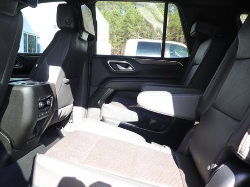 Used 2024 Chevrolet Tahoe High Country image 13