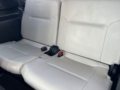 Used 2024 Mitsubishi Outlander SEL AWD/4WD image 12