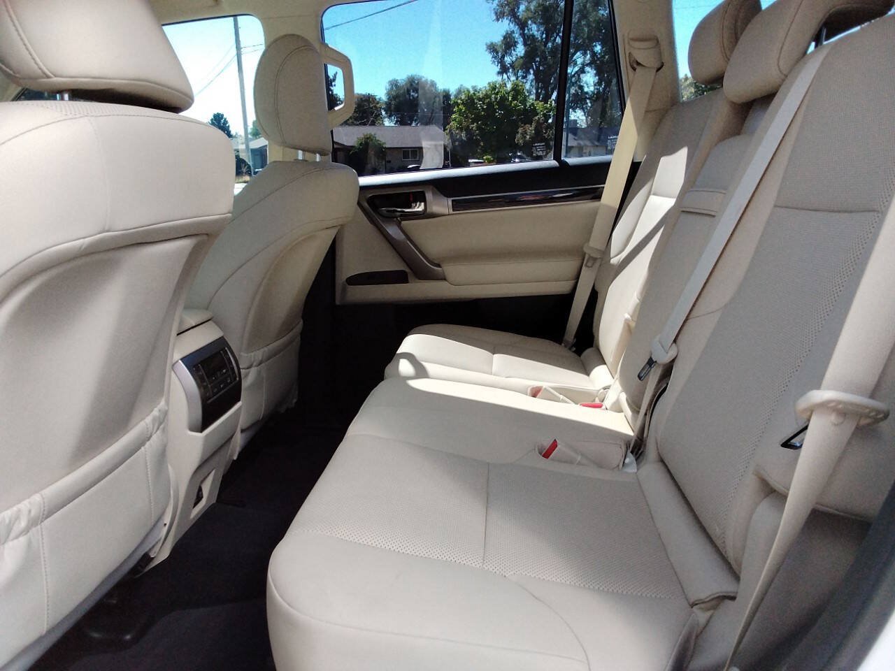 Used 2021 Lexus GX 460 Premium w/ Premium Package AWD/4WD image 9