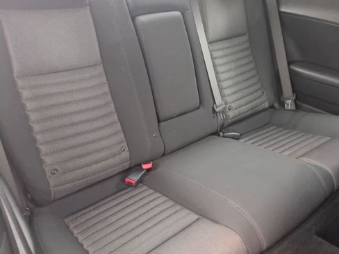 Used 2014 Dodge Challenger SXT image 17