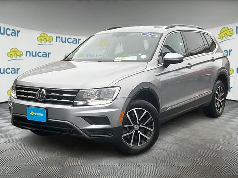 Used 2021 Volkswagen Tiguan SE image 3