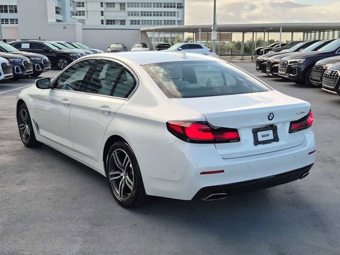 Used 2021 BMW 530e w/ Premium Package image 4