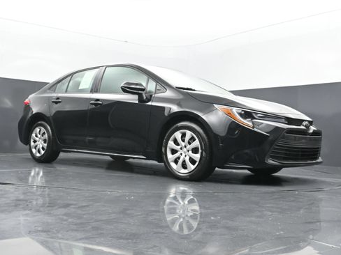 Used 2026 Toyota Corolla LE FWD image 41