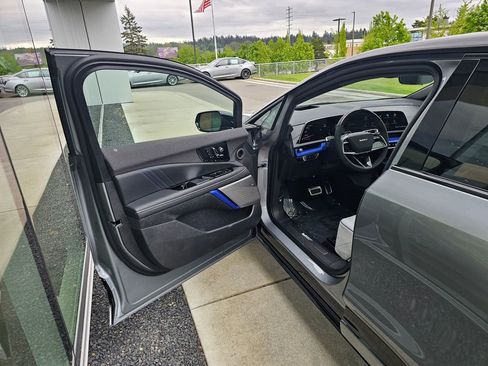 New 2026 Cadillac Optiq V AWD/4WD image 18