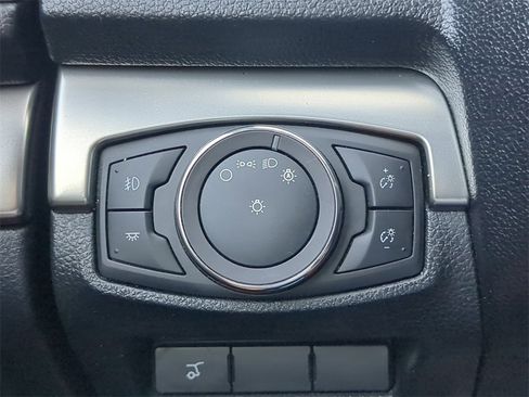 Used 2018 Ford Explorer XLT w/ Equipment Group 202A image 28