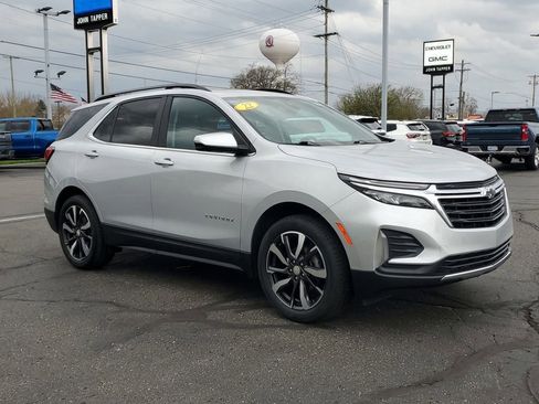 Used 2022 Chevrolet Equinox LT image 2
