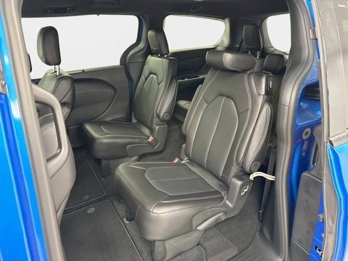 New 2026 Chrysler Pacifica Select w/ S Appearance Package image 25