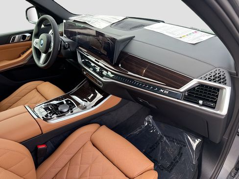 New 2026 BMW X5 xDrive50e w/ M Sport Package AWD/4WD image 15
