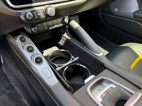 Used 2017 Ferrari GTC4Lusso AWD/4WD image 45