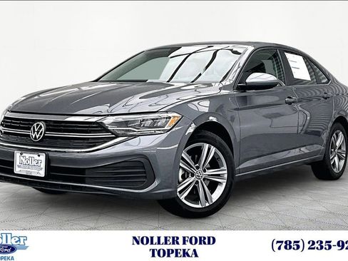 Used 2024 Volkswagen Jetta SE FWD image 1