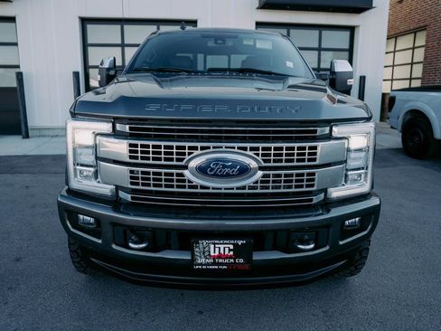 Used 2014 Ford F350 Platinum w/ Platinum Package image 4
