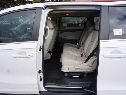 Used 2025 Honda Odyssey EX-L image 16