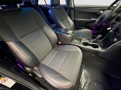 Used 2017 Toyota Camry SE image 15