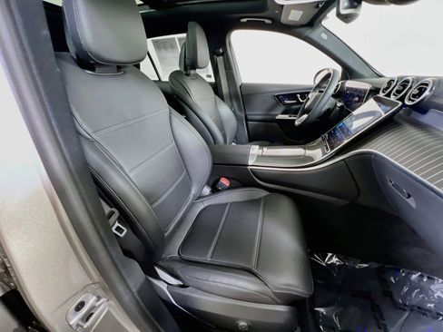 Used 2024 Mercedes-Benz GLC 300 4MATIC image 29