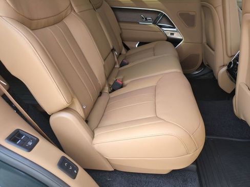 New 2026 Land Rover Range Rover Long Wheelbase SE AWD/4WD image 17