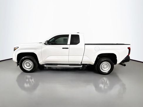 Certified 2025 Toyota Tacoma SR w/ Towing Package AWD/4WD image 4