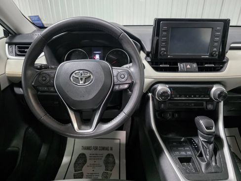 Used 2021 Toyota RAV4 XLE Premium AWD/4WD image 7