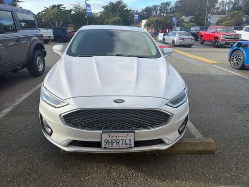 Used 2019 Ford Fusion Titanium image 2